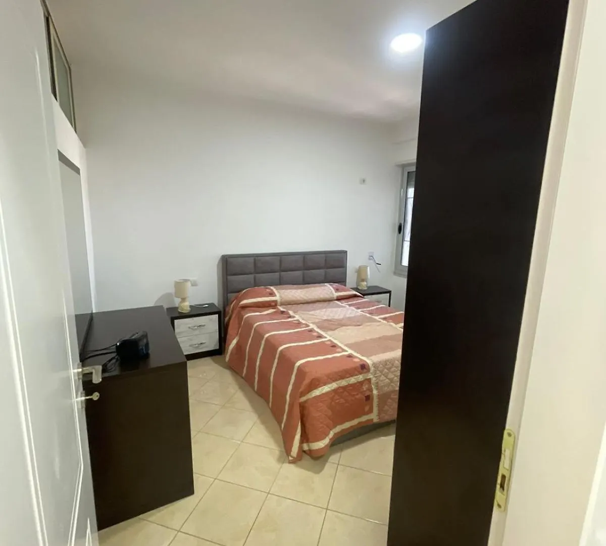 Dior Apartment Vlorë アルバニア
